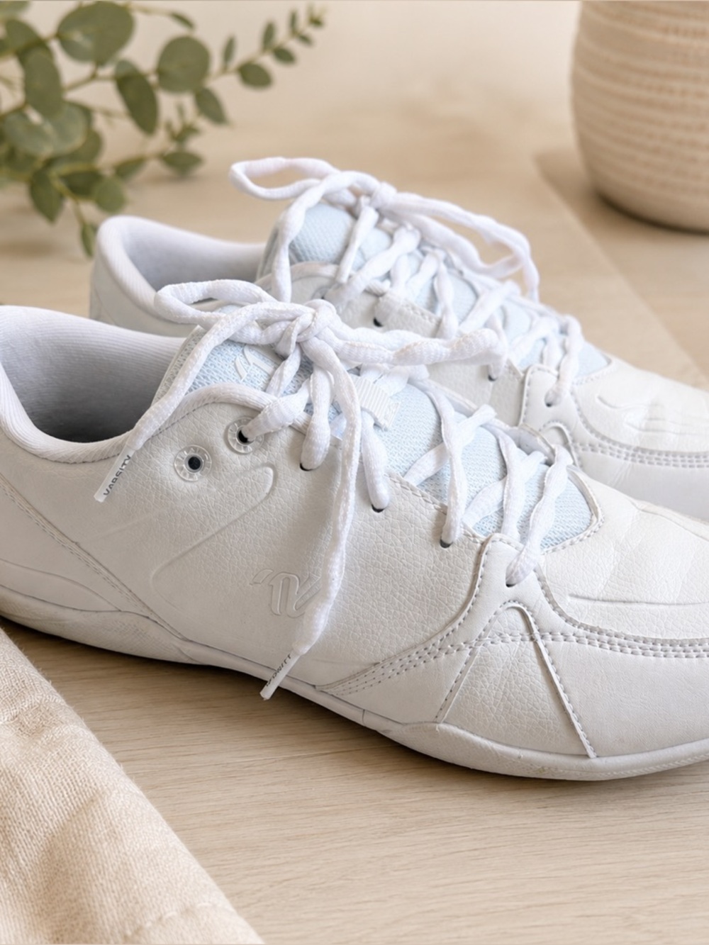 Varsity Huddle Cheerleading Shoes Womens 8.5 White Lace Up Cheer Athletic - Picture 1 of 16